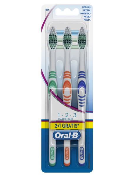 ORAL-B SPAZZOLINO CLASSIC CARE TRIPACCO